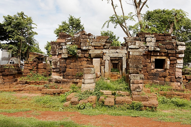 41-Prasat Khorn Buri-003